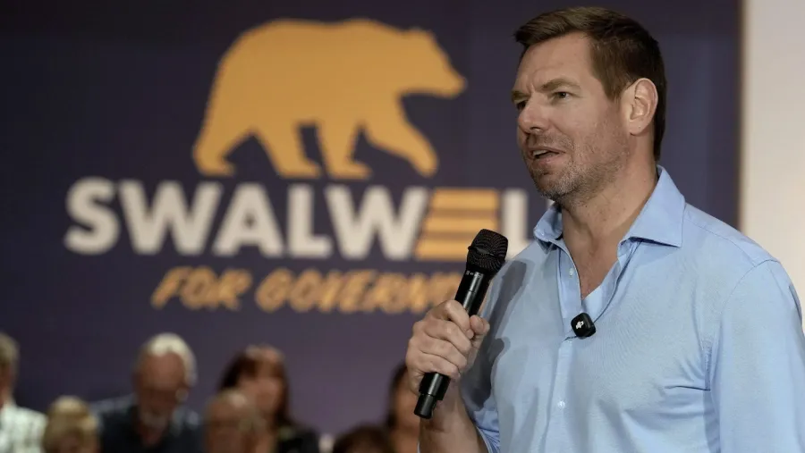 Swalwell Çinli Casusla İlişki Yaşadığını İtiraf Etti