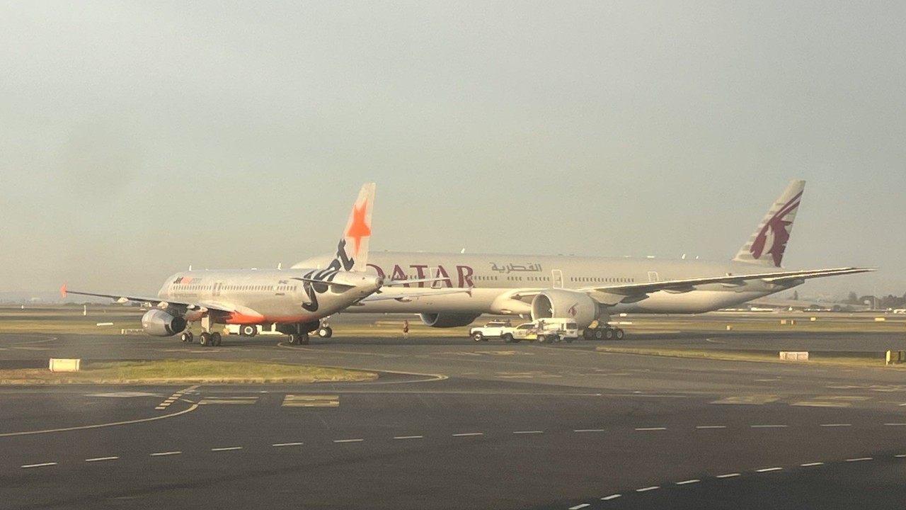 Sydney'de Jetstar uçağı Katar Havayolları ile çarpışmaktan son anda kurtuldu