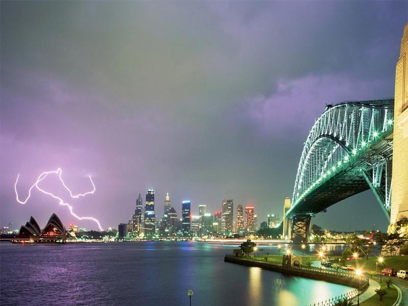 Sydney'de Sıcaklık 35°C'yi Gördü, Saatler İçinde 10°C Düştü