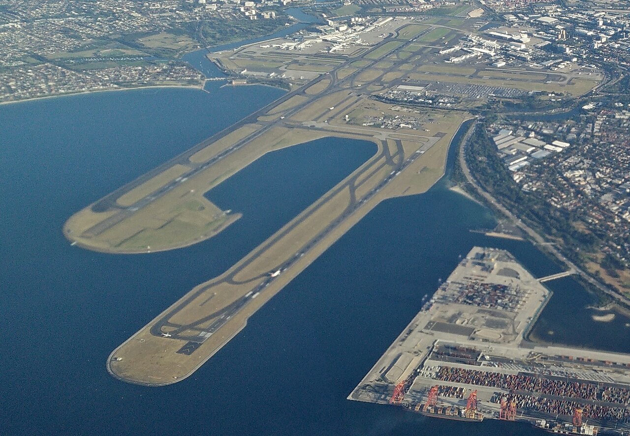 Sydney'de Jetstar ve Qatar uçağı pistte çarpışma tehlikesi atlattı