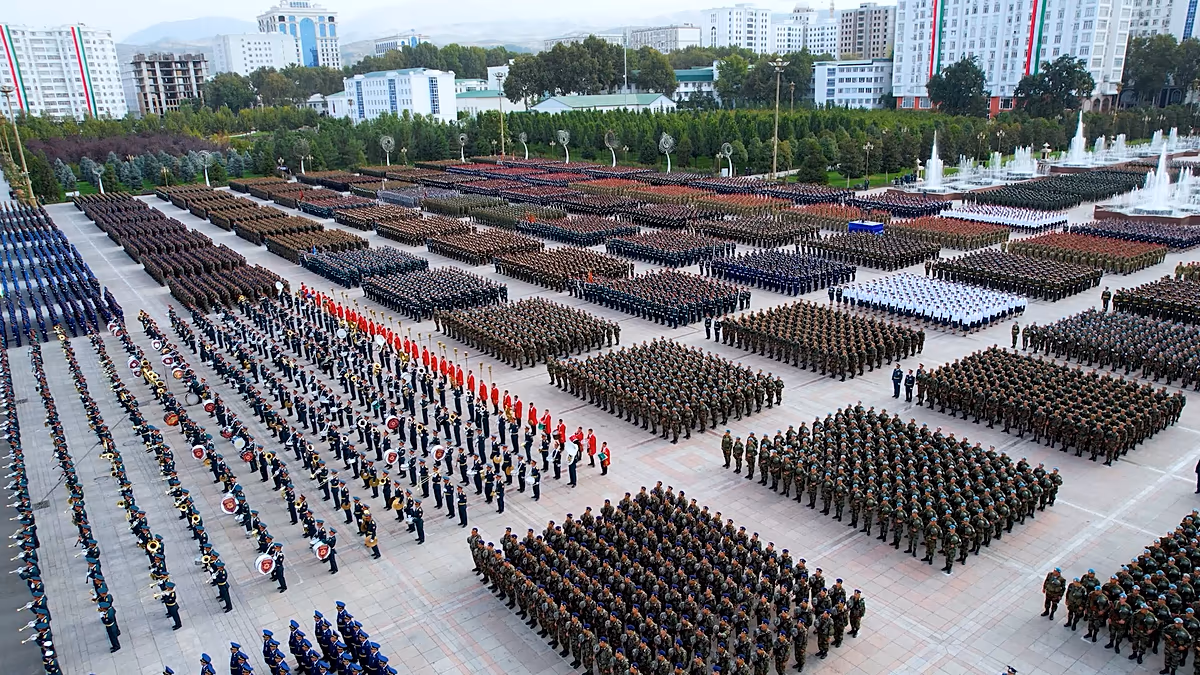 Tacikistan Bağımsızlığının 35. Yılını Görkemli Törenlerle Kutladı