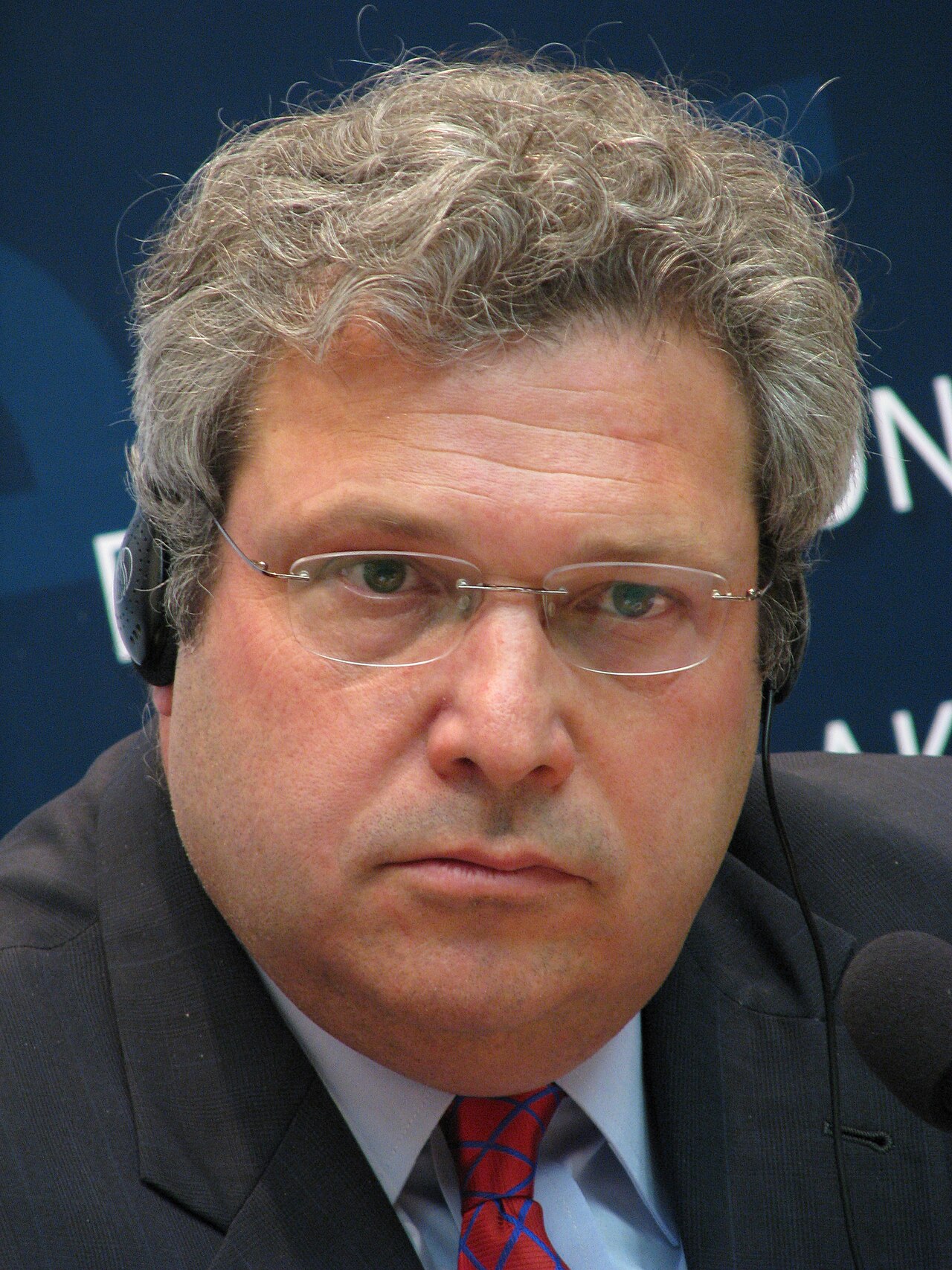 Tarihçi Robert Kagan: ABD Diktatörlüğe Sürükleniyor