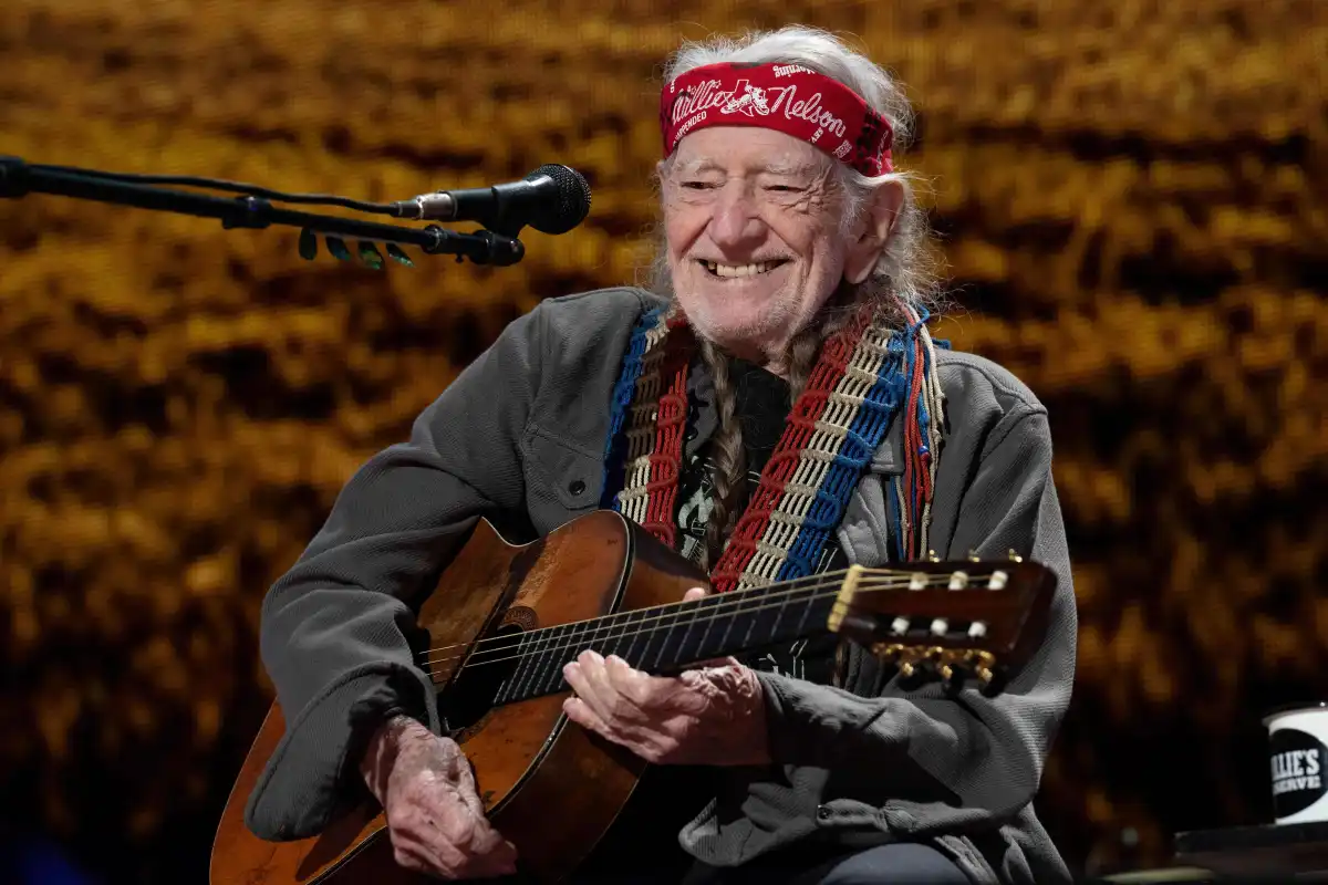Tarım Yardımı İçin Dev Konser: Willie Nelson'dan Müzik Şöleni