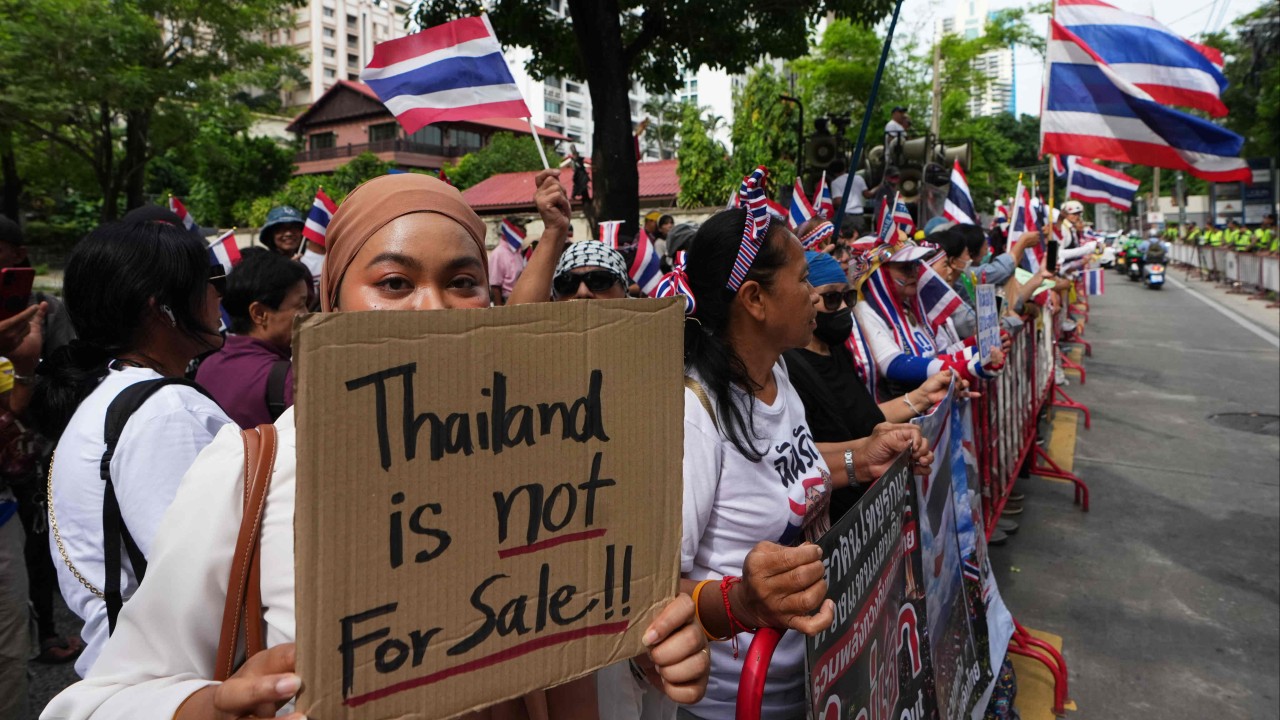 Tayland'da İsrail'e Nadir Protesto; Singapur Bakanlarına Zam