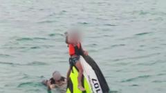 Tayland'da 16 Saat Denizde Mahsur Kalan Aile Kurtarıldı