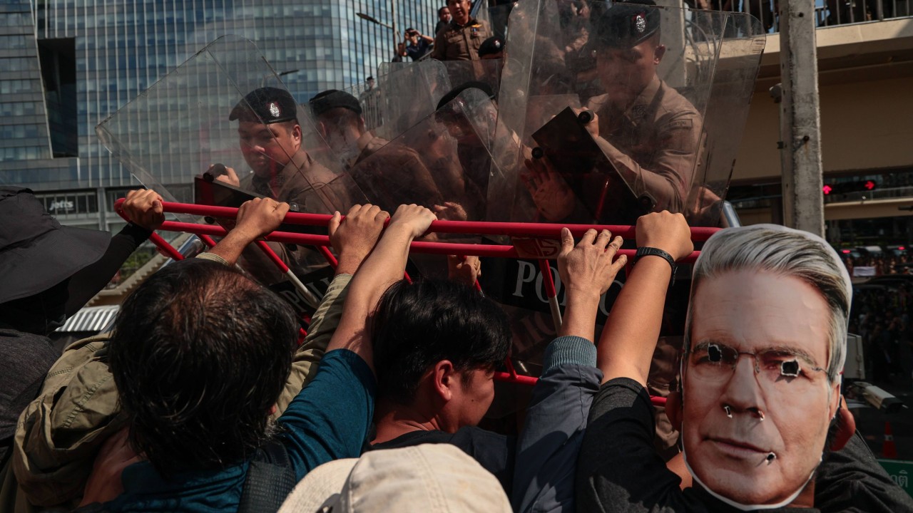 Taylandlı çiftçiden IMF protestosu: 'Halk zaten yoksul