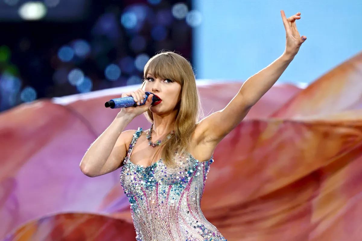 Taylor Swift Bir Kez Olsun Başkasının İmzasını İstedi