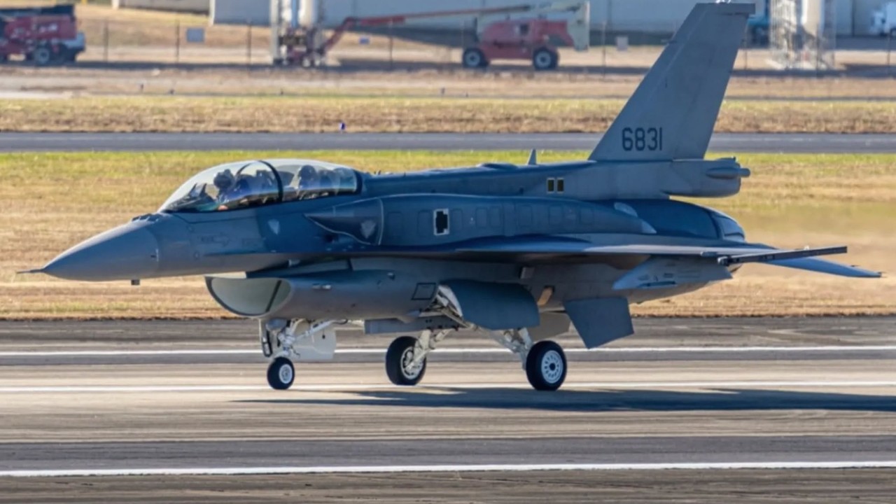 Tayvan'ın F-16'ları Hawaii'de Mahsur Kaldı