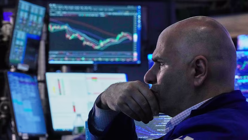 Teknoloji hisselerindeki toparlanma Dow Jones'u rekor seviyeye taşıdı, yen 40 yılın dip seviyesinde