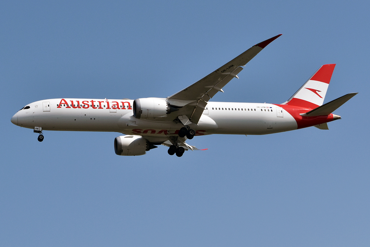 Tel Aviv'den kalkan Austrian Airlines uçağı bombalı tehdit sinyaliyle Sofya'ya indi