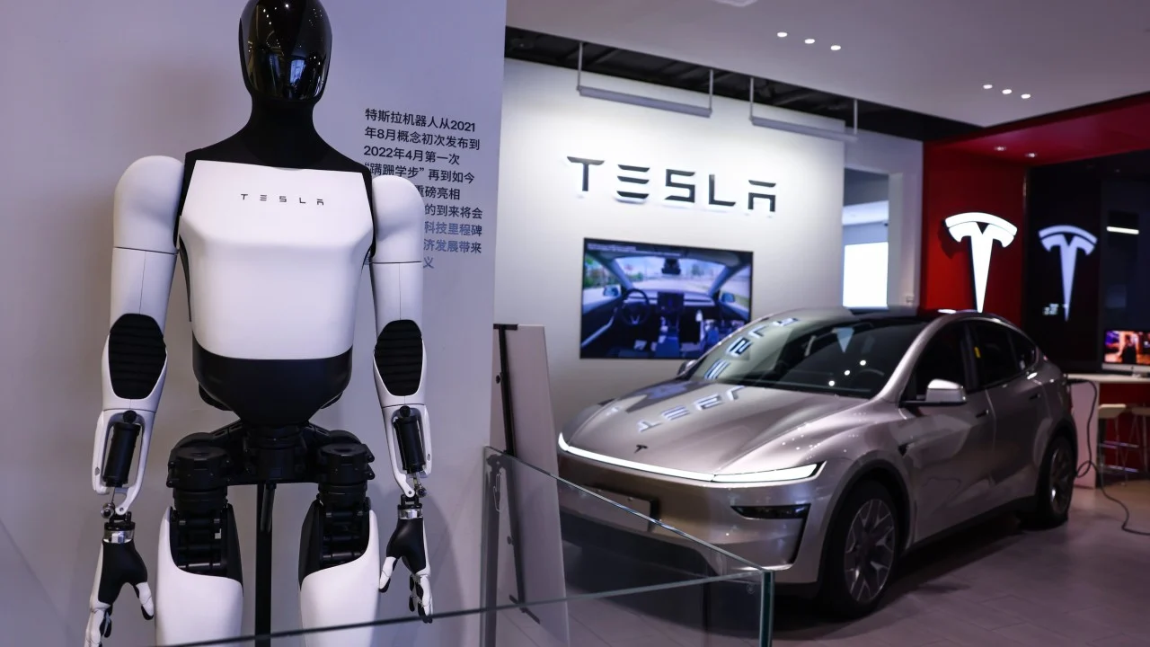 Tesla, Çin'de stok indirimiyle satışları canlandırmaya çalışıyor
