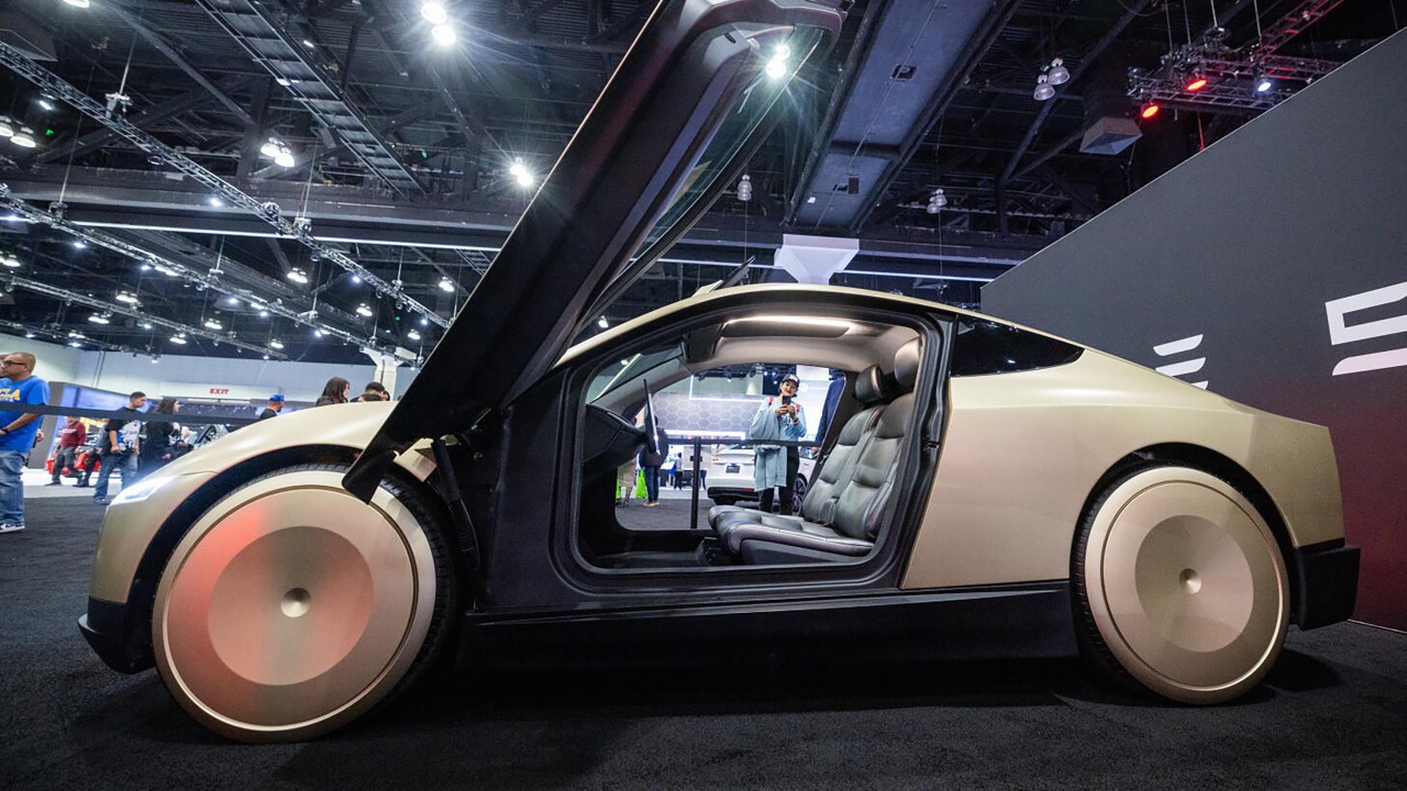 Tesla, Cybercab'ı Çin'de Sergileyecek: Satışlar Durgun