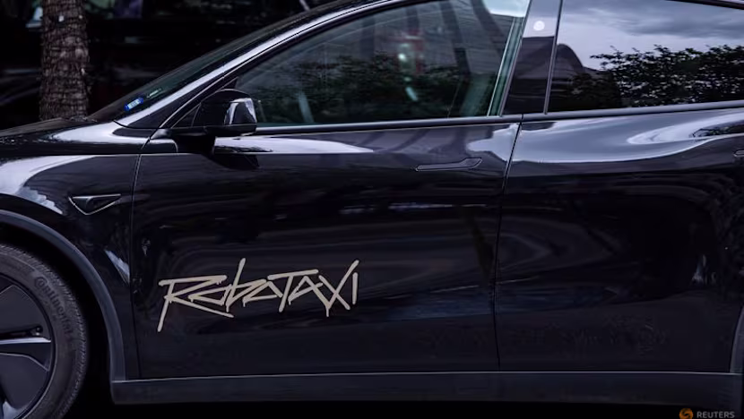 Tesla Cybercab robotaksileri için federal soruşturmaya rağmen yıl sonu hedefi