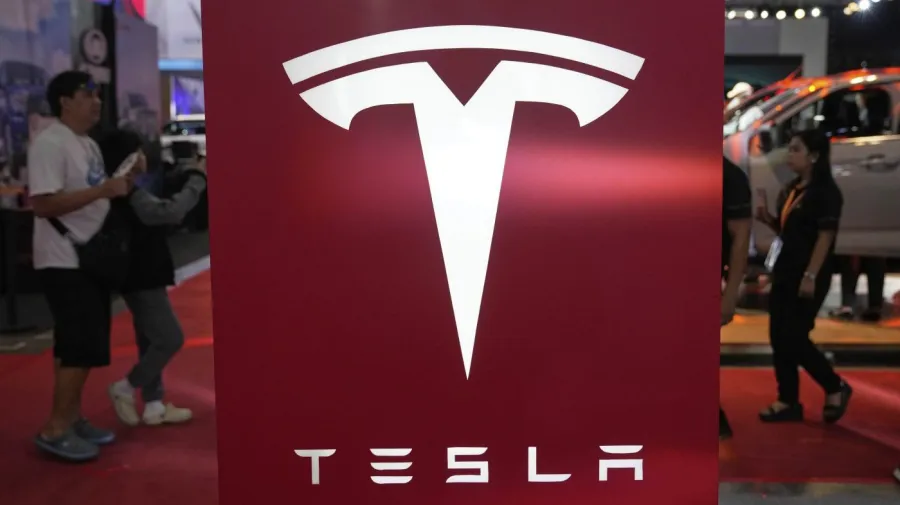 Tesla'nın ölümlü kazasında sürücü otonom sistemi devre dışı bıraktı