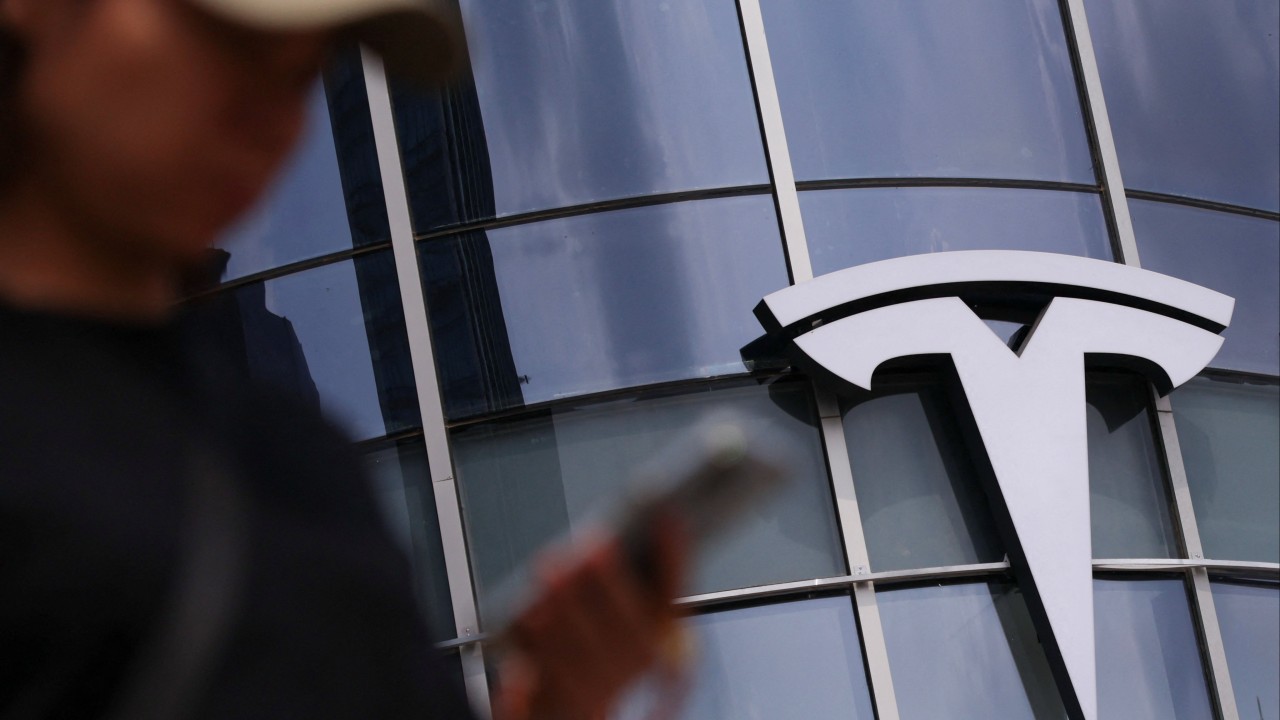Analistler: Tesla'nın Çin'de FSD Onayı Uzak Görünüyor