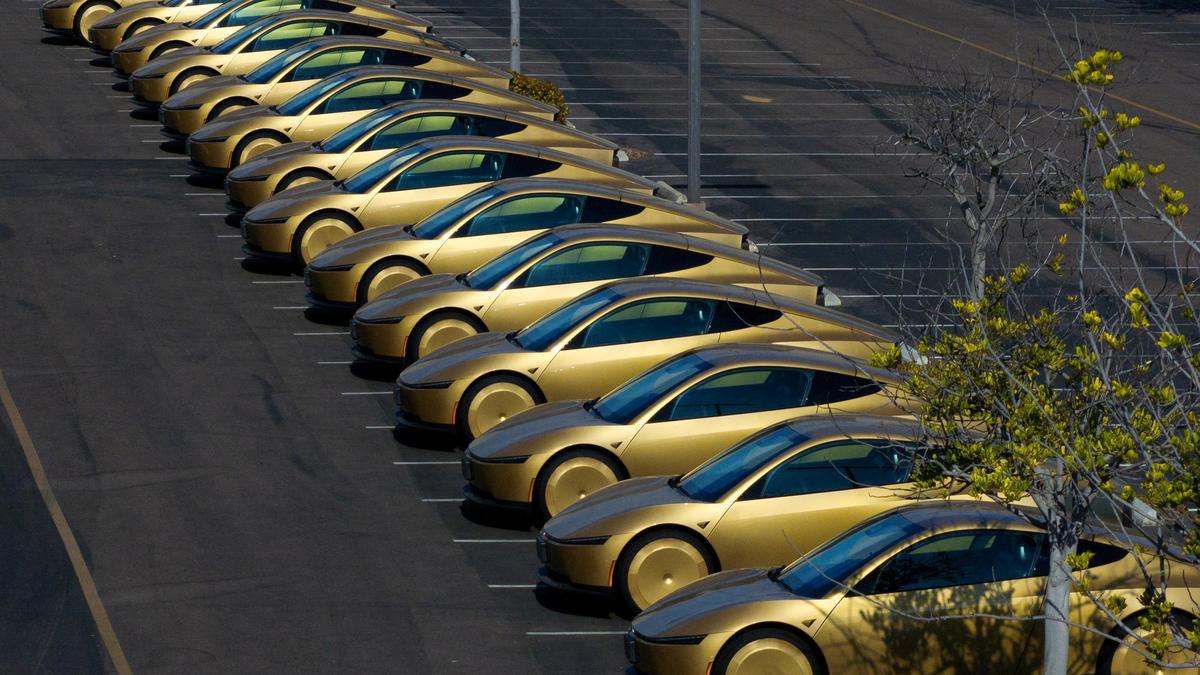 Tesla'nın direksiyonsuz Cybercab'i neden soruşturma altında