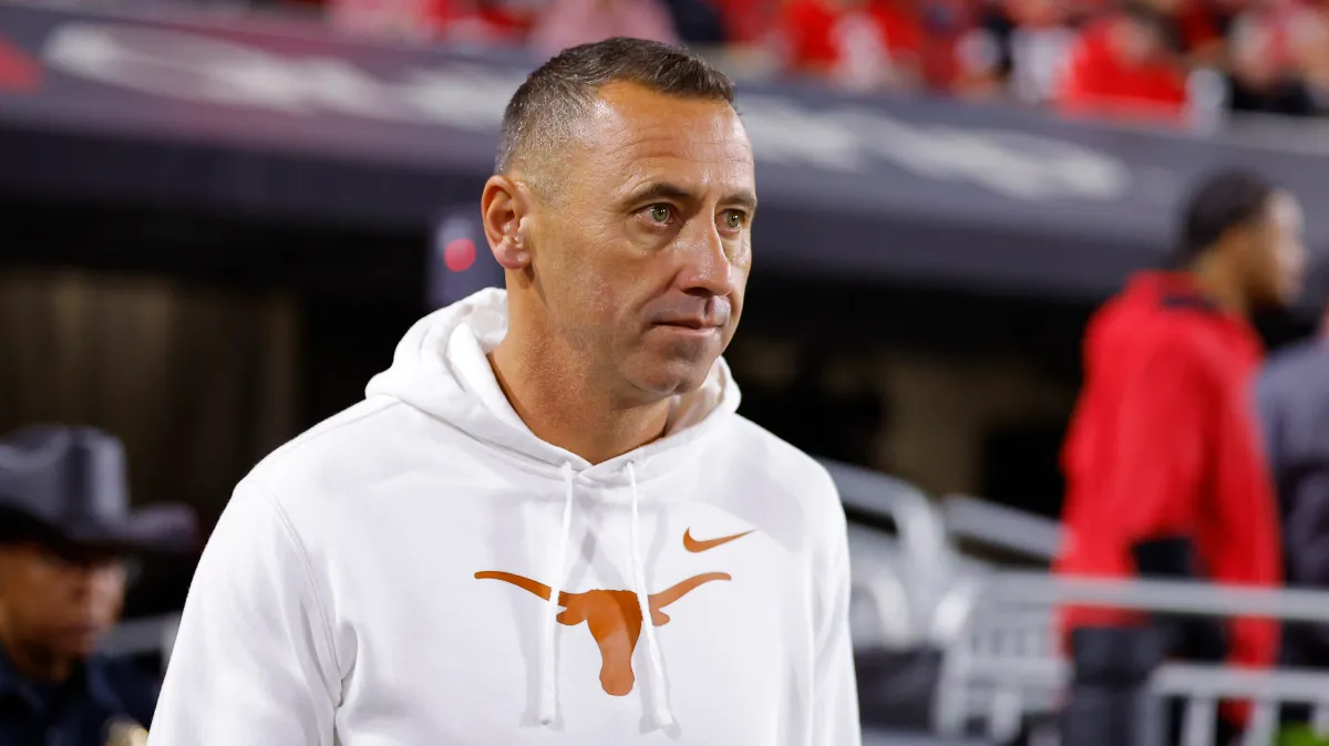 Texas Teknik Direktörü Sarkisian, Rakip Koç'a Mesaj Attı