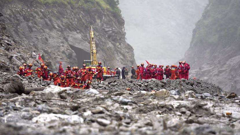 Tibet'teki toprak kaymasında ölü sayısı 16'ya yükseldi: 546 kayıp