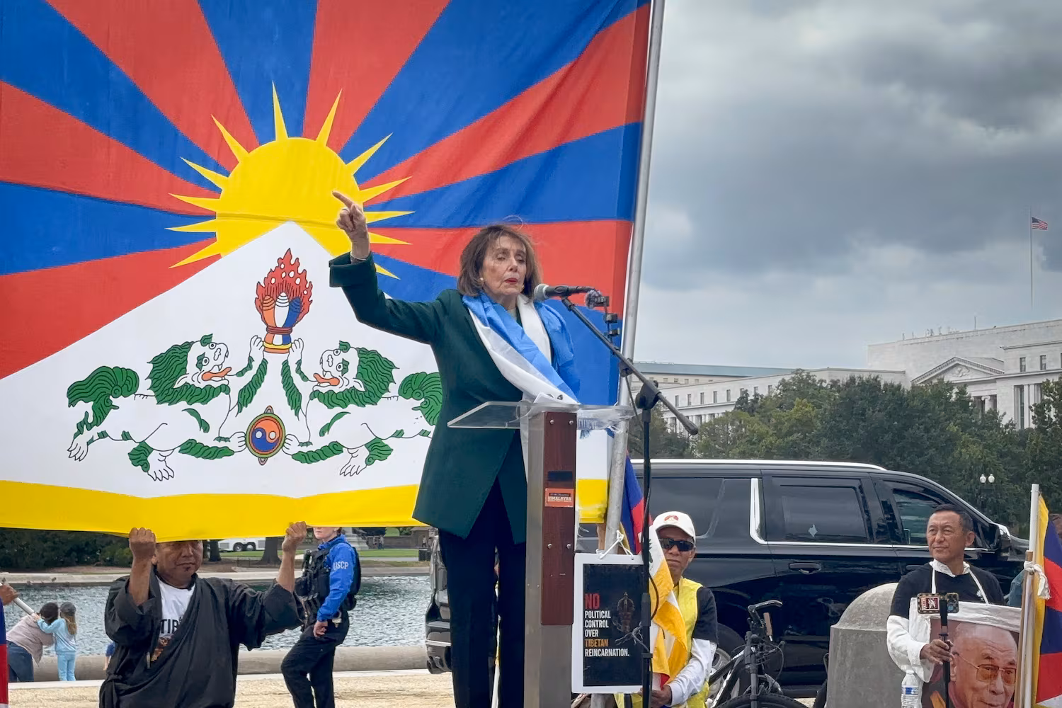 Tibetli Aktivistlerden Washington'da Xi Jinping Protestosu