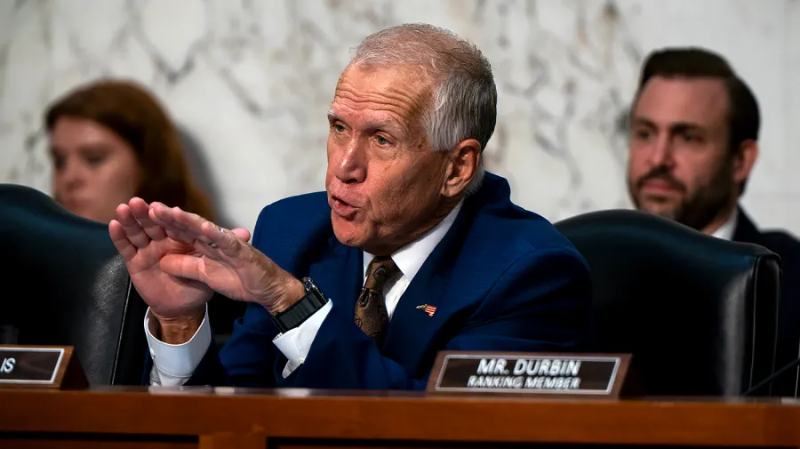 Tillis: Epstein kurbanlarıyla görüşme Blanche onayı için kritik