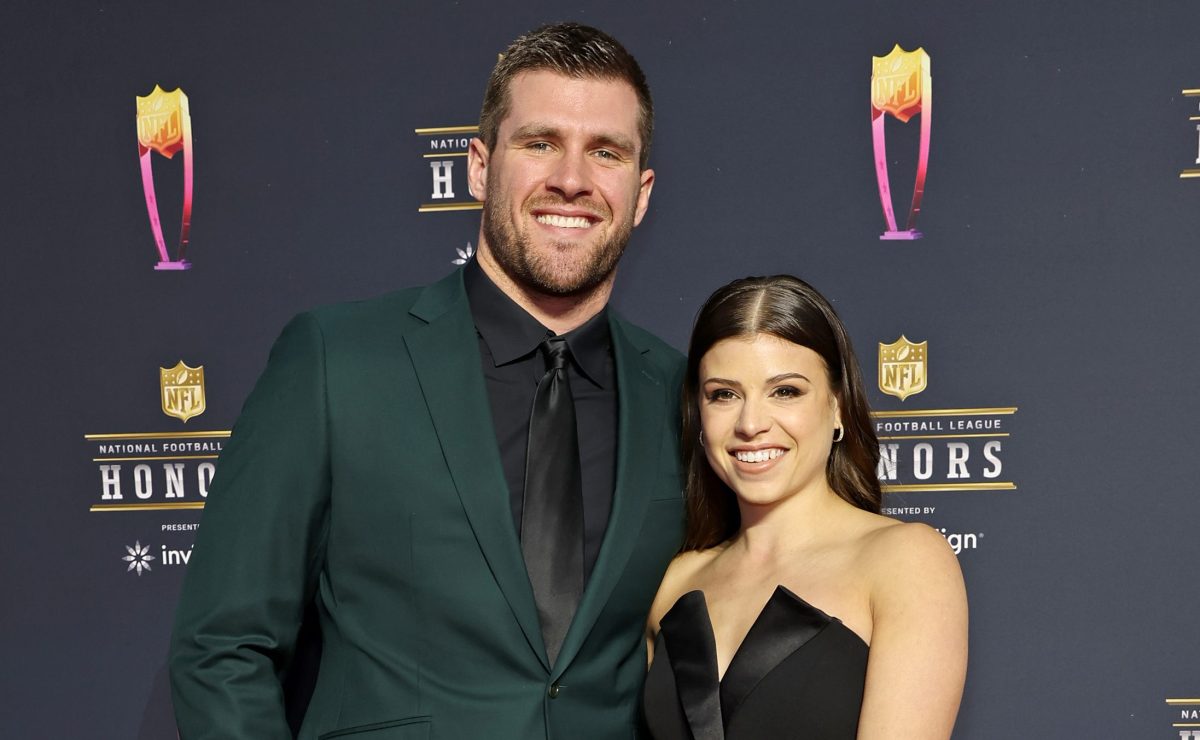 TJ Watt'ın Eşi NFL'i Fransa Protestolarına Rağmen Maçı İptal Etmediği İçin Eleştirdi