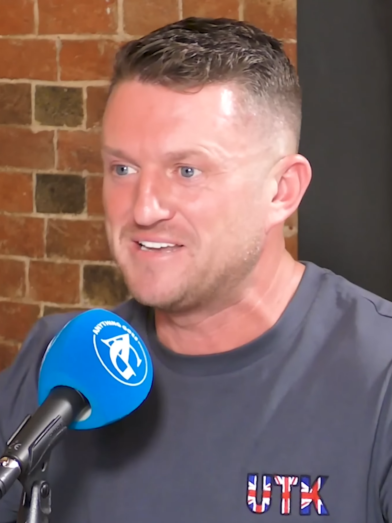 Tommy Robinson'dan Daily Mail Gazetecilerine Tehdit