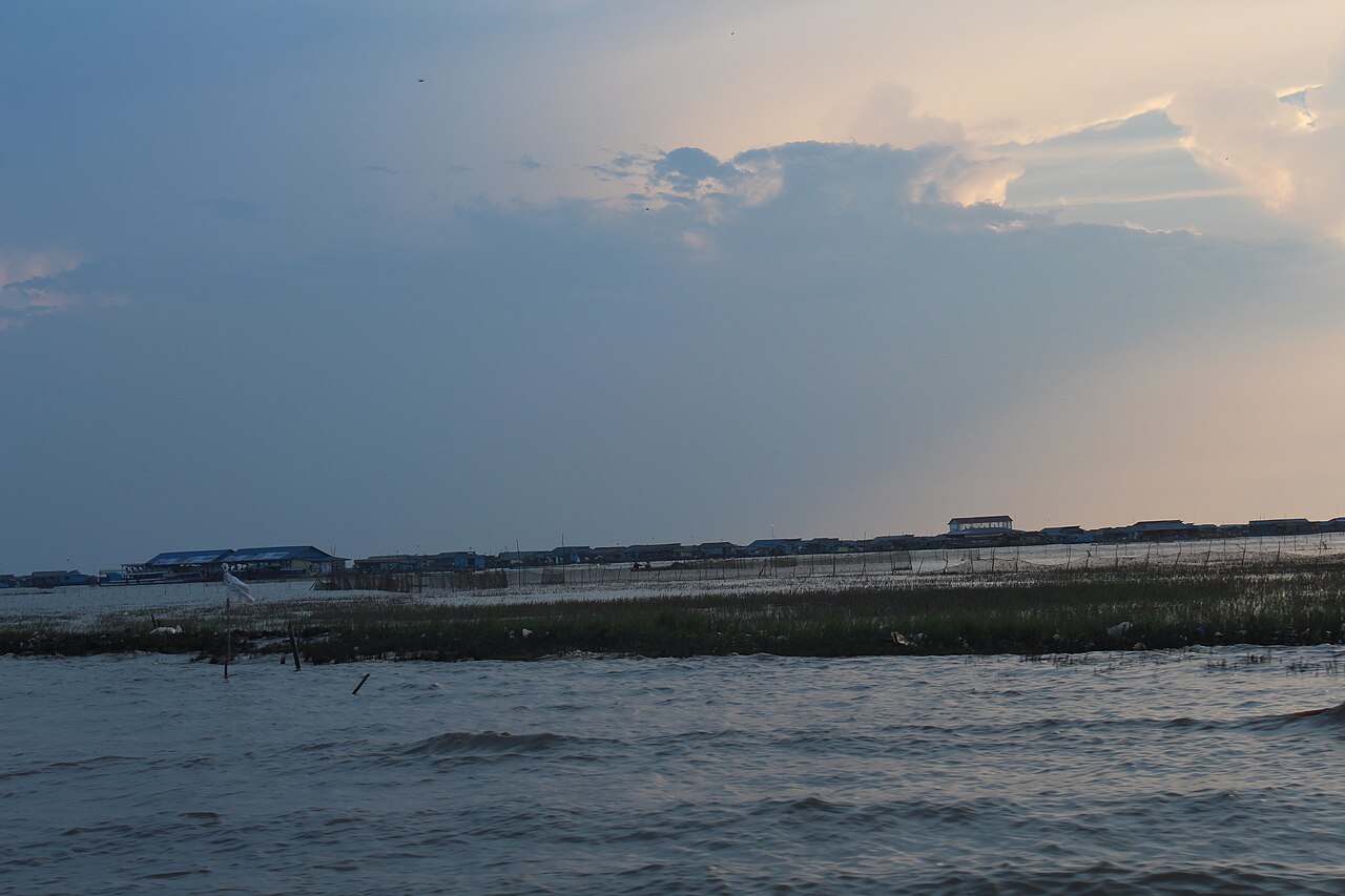 Tonle Sap'ta enerji krizi çocukların eğitimini vuruyor