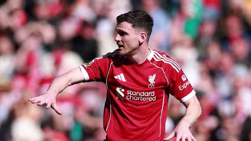 Tottenham, Liverpool'dan ayrılan Robertson'ı bedelsiz kadrosuna kattı