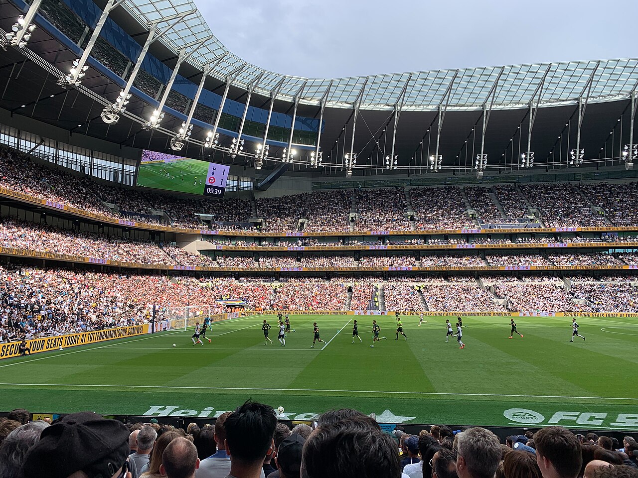 Tottenham'ın Villa Yenilgisi: Eski Sorunlar Devam Ediyor