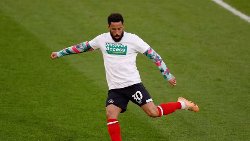 Townsend Tayland Ligi'nde Isınırken Topa Çarptı