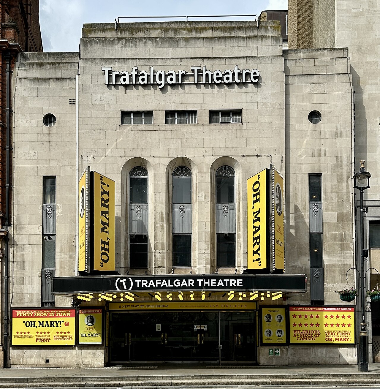 Trafalgar Entertainment, Nicholas Hytner'ın Bridge Tiyatrosu'nu satın aldı