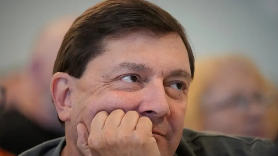 Troy Jackson, Susan Collins'e 'sus' demesinden pişman değil