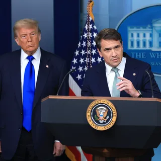 Trump'ın 1.77 Milyar Dolarlık Anti-Silah Fonuna Federal Yargıç Freni
