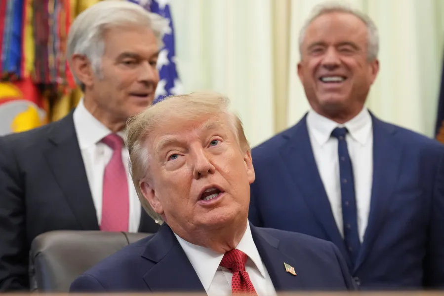 Trump, 20 Milyon Medicare'lıya 90'ar Dolar Gönderecek