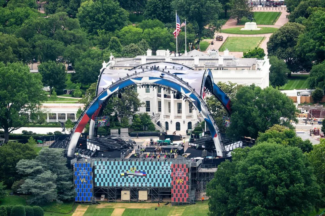 Trump, Beyaz Saray'da Kafes Dövüşüyle 80 Yaşına Giriyor