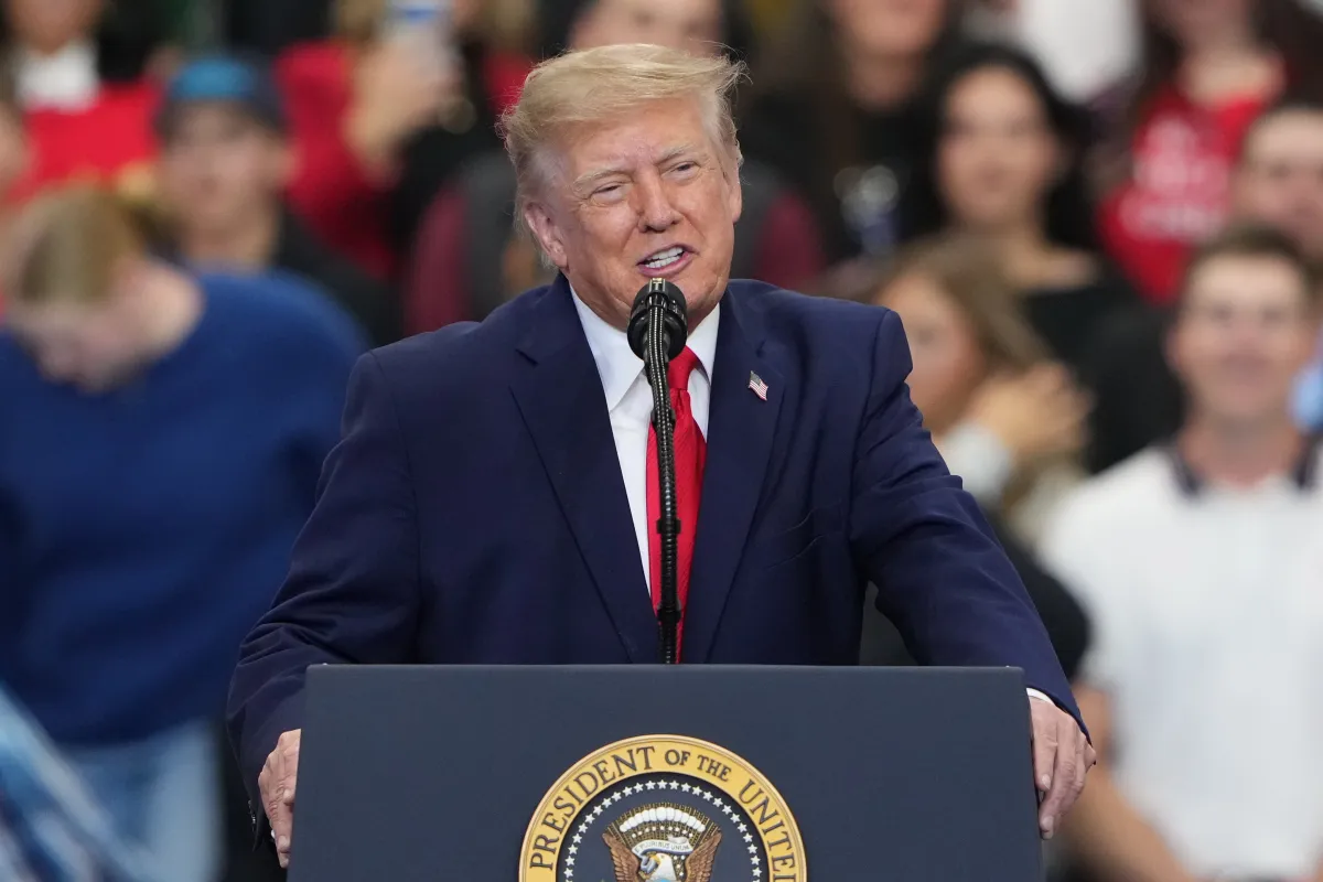 Trump Alaska mitinginde Wilson'a destek verdi