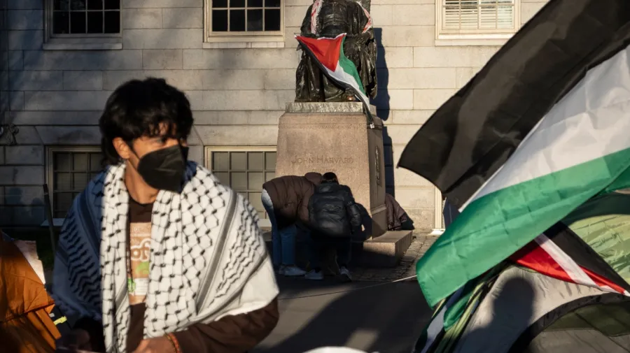 Trump, antisemitizm iddialarını para toplama bahanesi yapıyor