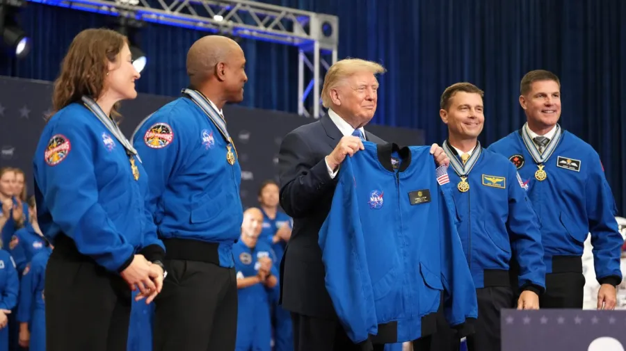 Trump, Artemis II mürettebatına Kongre Uzay Onur Madalyası verdi