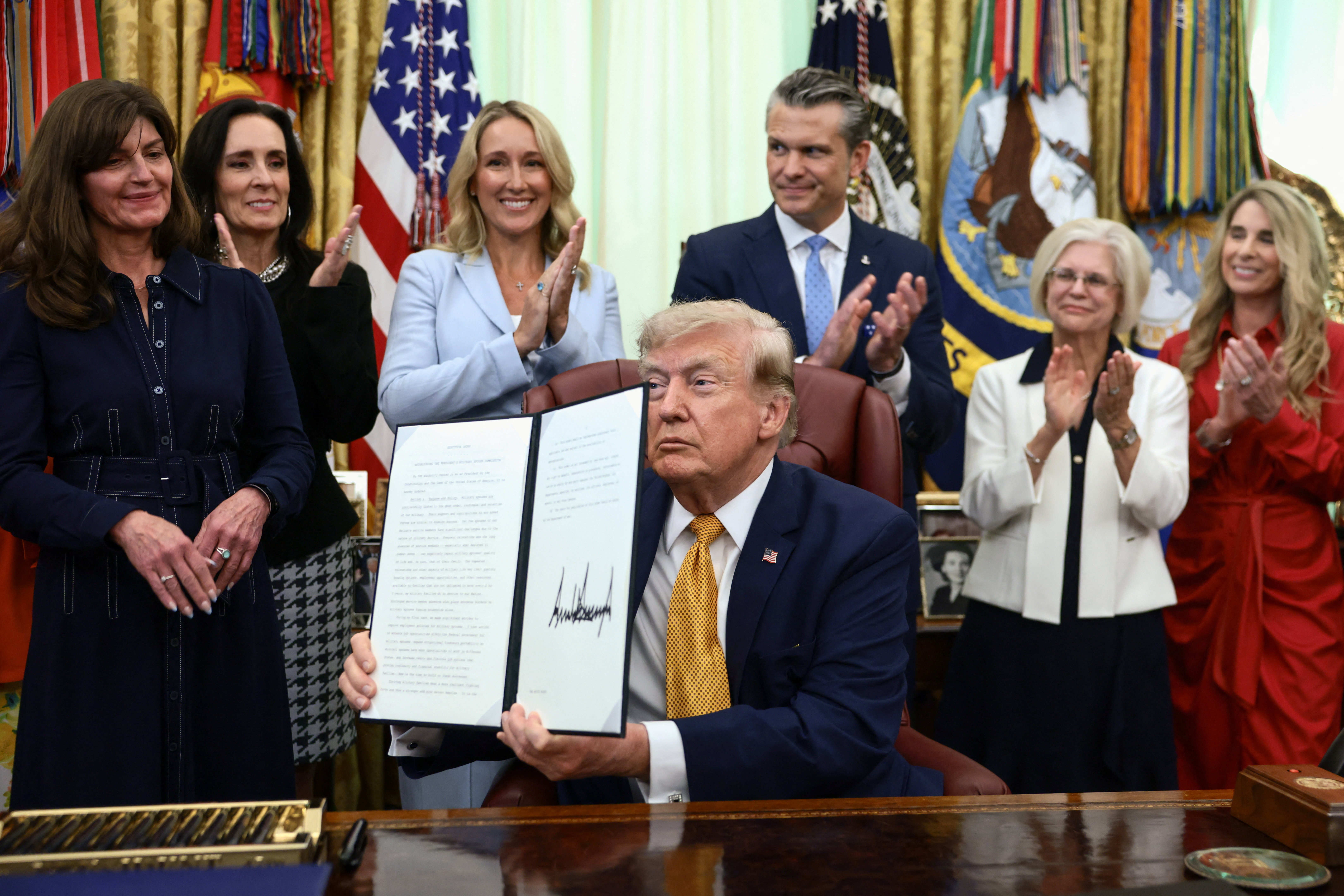 Trump'ın Yeni Komisyonu Asker Eşlerinin Yaşam Kalitesini Artıracak