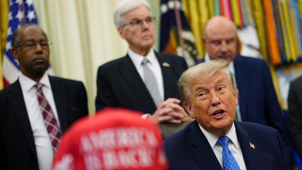 Trump, dijital hizmet vergisi koyan Avrupa ülkelerine yüzde 100 gümrük vergisi tehdidi