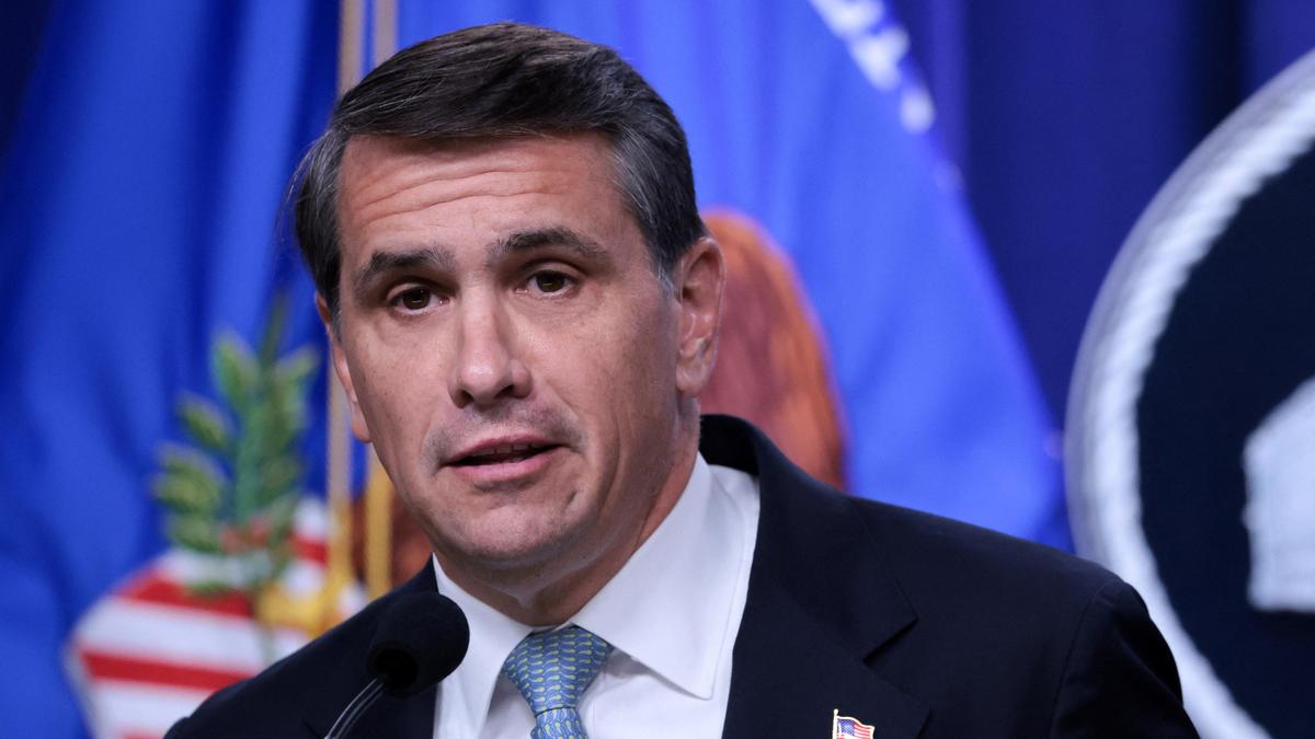 Trump'ın başsavcı adayı Todd Blanche Senato'da dar oyla onaylandı