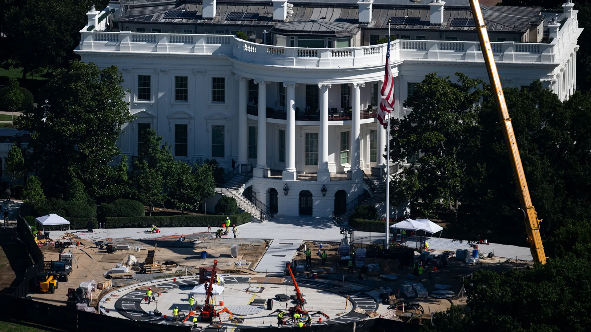 Trump, Beyaz Saray Helikopter Pisti İnşaatının Yenilenmesini Emretti