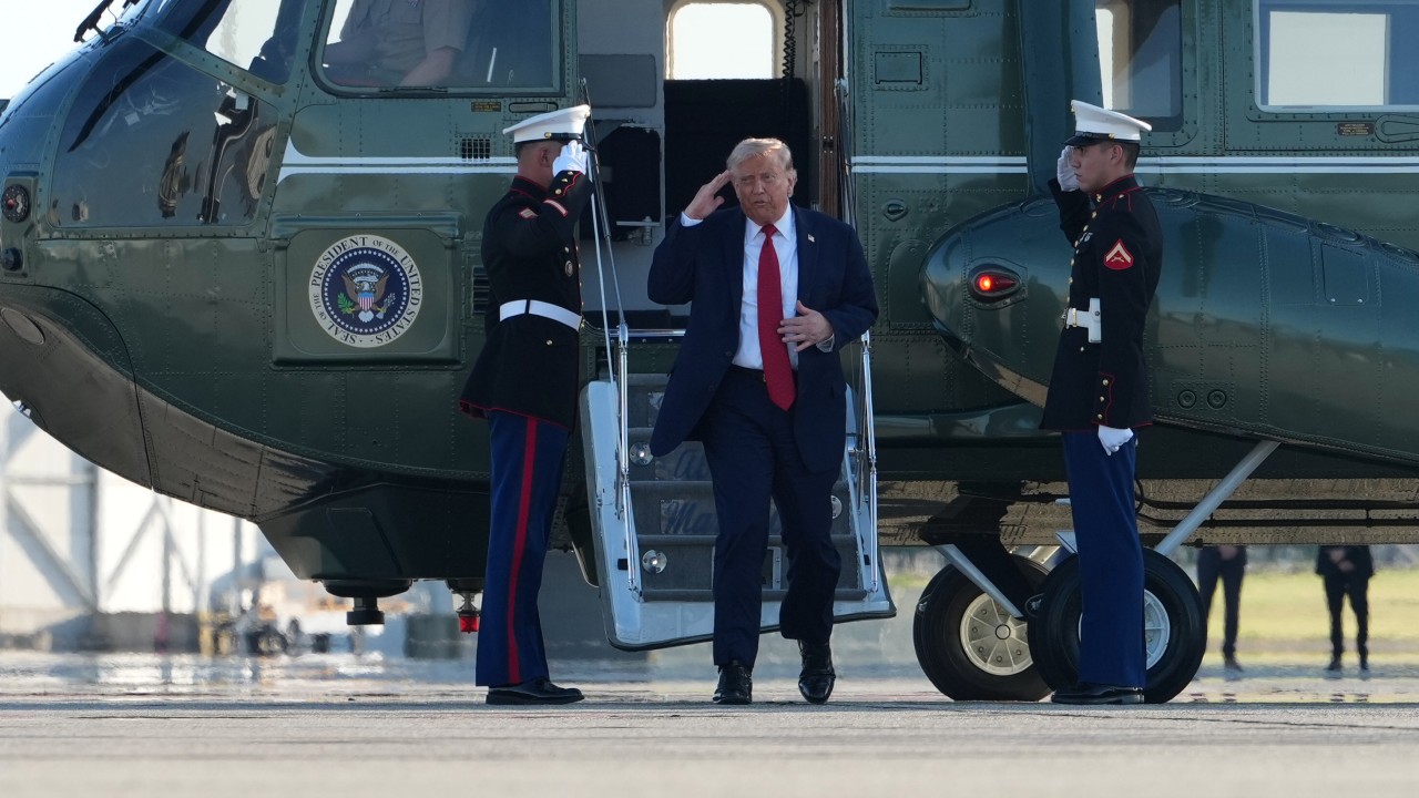 Trump, Beyaz Saray'a daha güçlü Marine One helikopteri için iniş pisti yapıyor