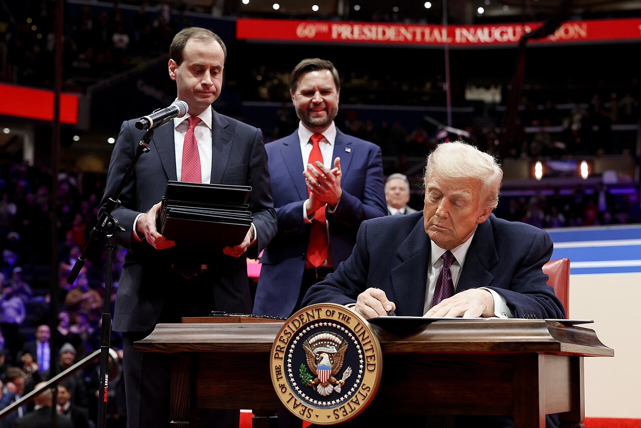 Trump çocuk aşılarını azaltma ve MMR'ı bölme kararnamesini imzaladı