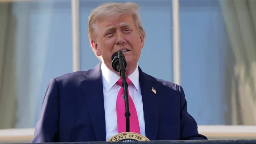 Trump'ın Çocukluk Evi 1,93 Milyon Dolara Satıldı
