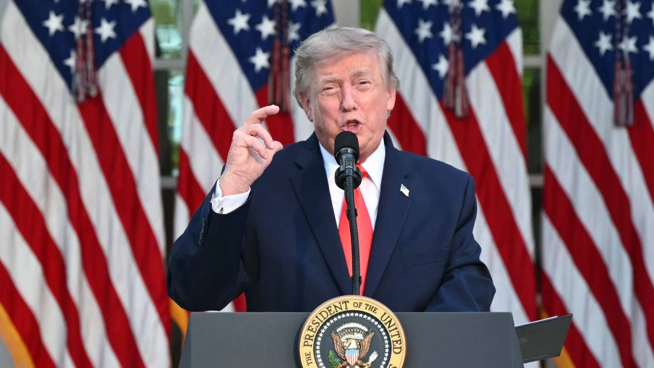 Trump: Dijital vergi koyan ülkelere yüzde 100 gümrük vergisi