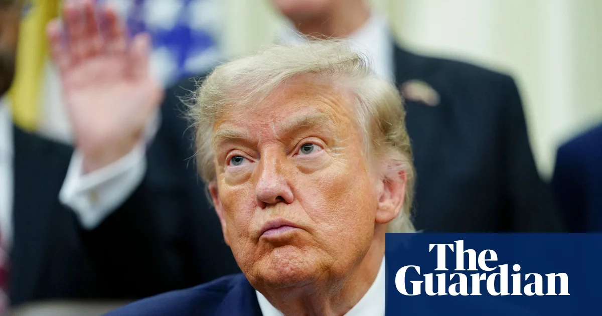 Trump'tan dijital vergiye yüzde 100 gümrük tarifesi tehdidi