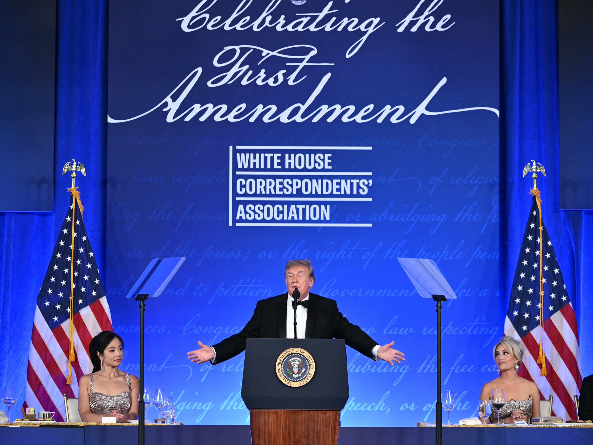 Trump, ertelenen basın galasında sahneye döndü