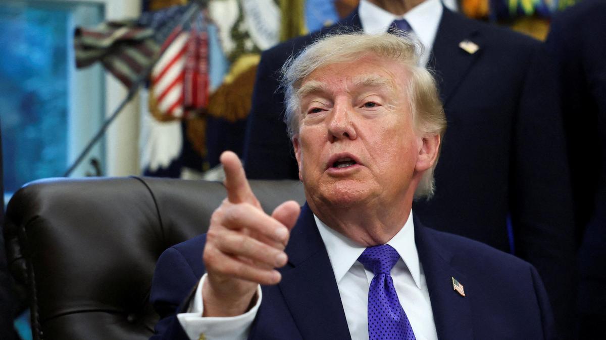 Trump, Essar'ın Iowa'daki Yeni Çelik Fabrikasını Tanıttı