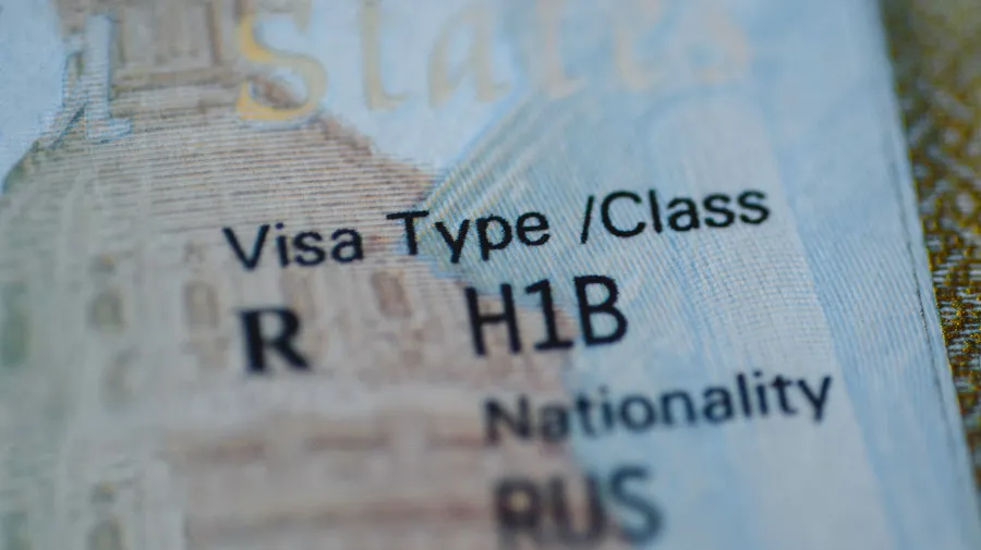Trump dönemindeki 100 bin dolarlık H-1B vizesi ücreti mahkemeden döndü